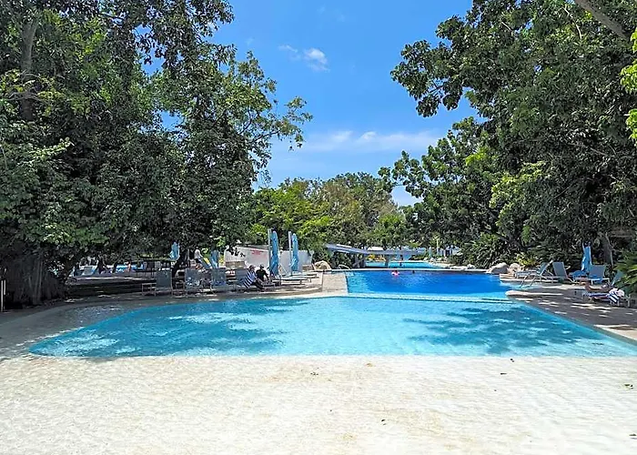 Chic Cozy At Tambuli Residences Ocean View By Dominik With Pool Balcony In Mactan Hotel